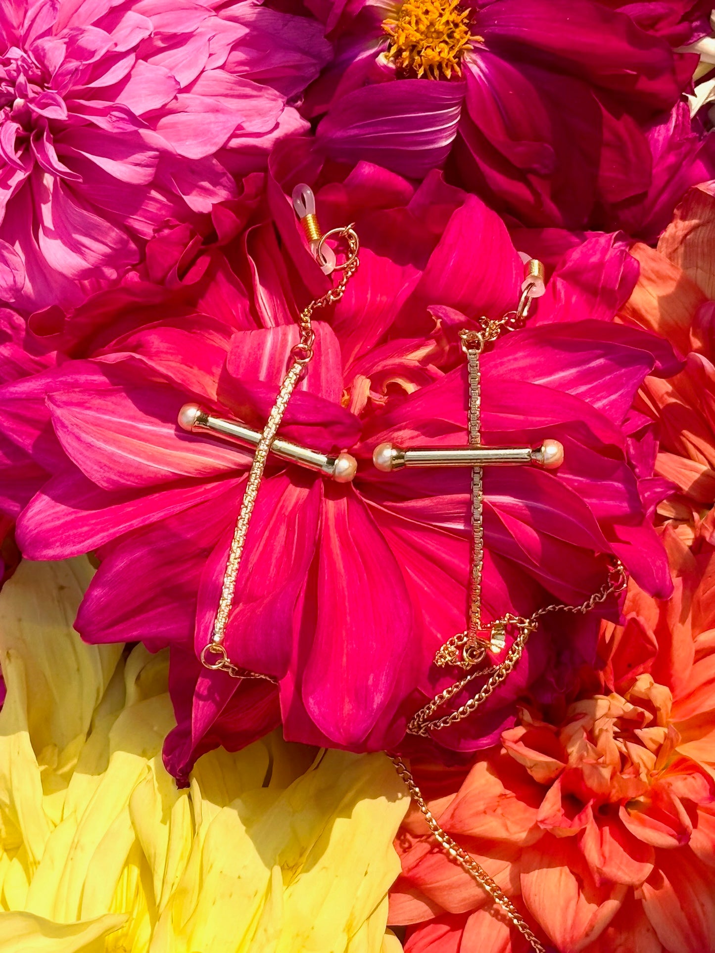 The Crossline Pearl Luxe Chain Eyewear