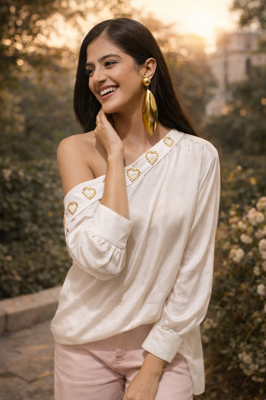 Cold shoulder shirt with gold hearts