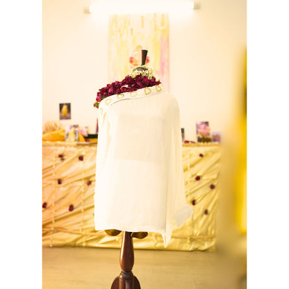 Cold shoulder shirt with gold hearts