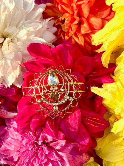 Radial heart bun pin / juda pin