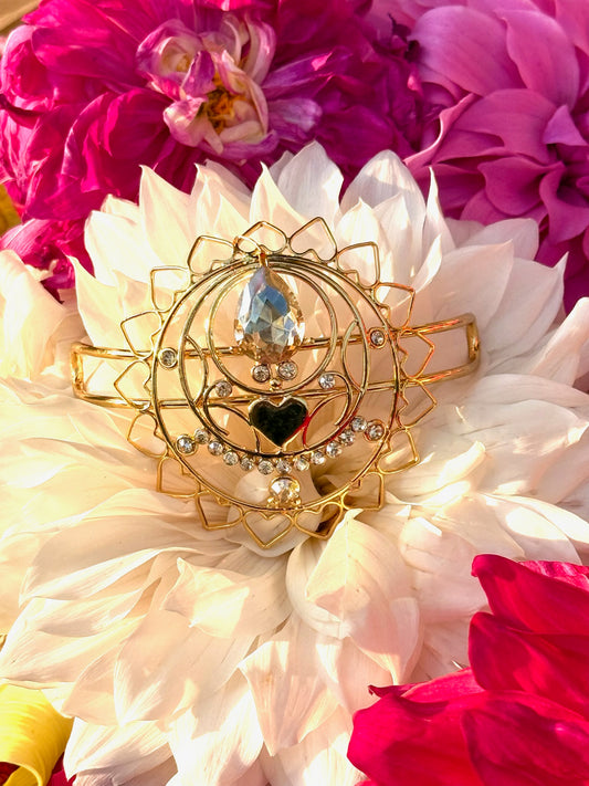 Radial heart bun pin / juda pin
