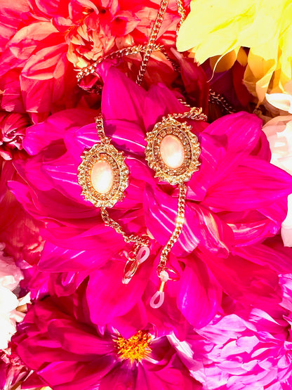 Victorian Oval Sunglass Chain Eyewear