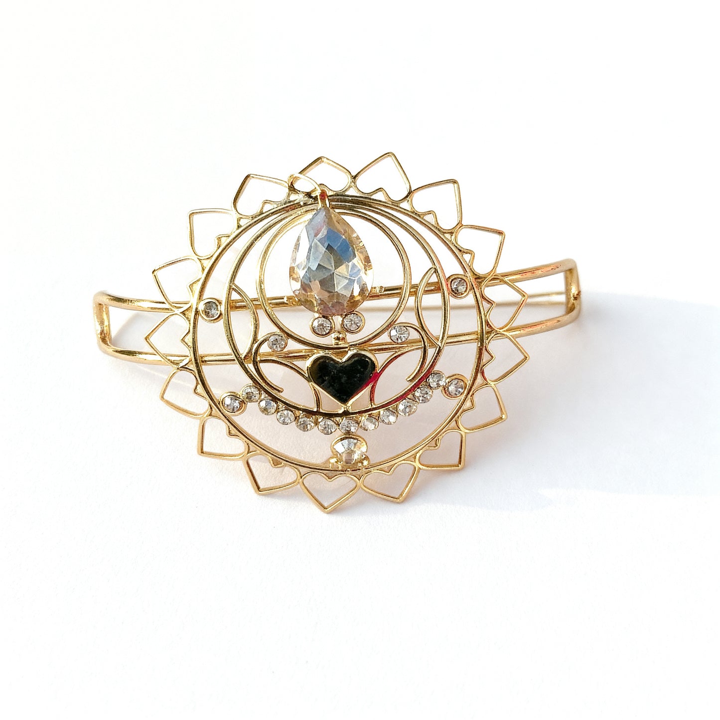 Radial heart bun pin / juda pin