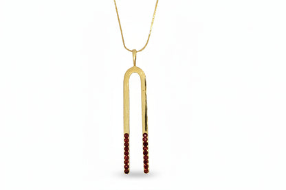 Gold-plated Blood Red Stoned Long Horse Shoe Neckpiece