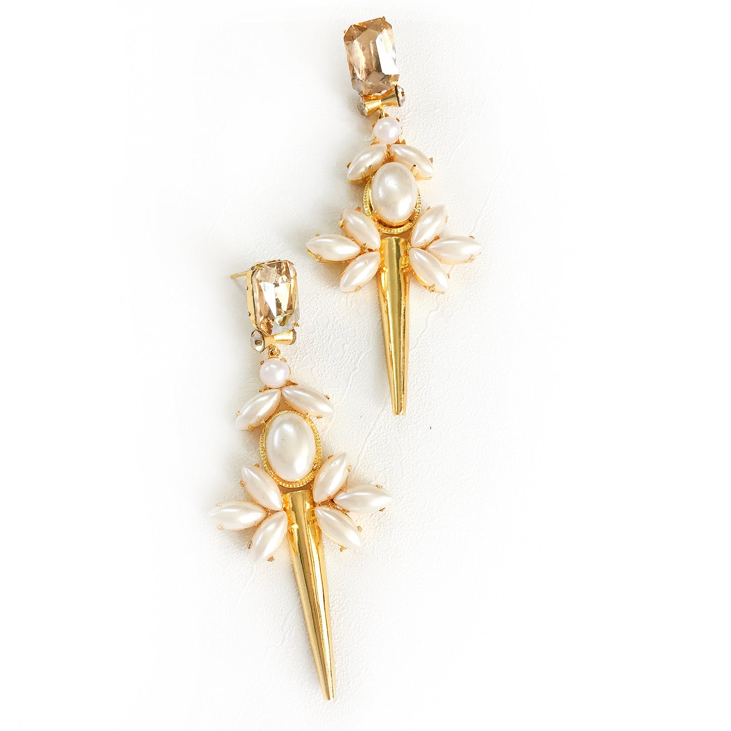 Warrior Pearl Femme Earrings