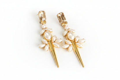 Warrior Pearl Femme Earrings